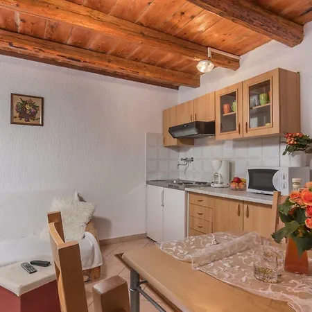 Zikovic Apartment