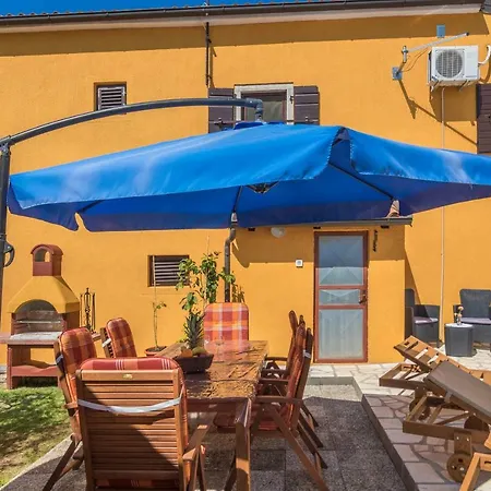 Zikovic Apartment