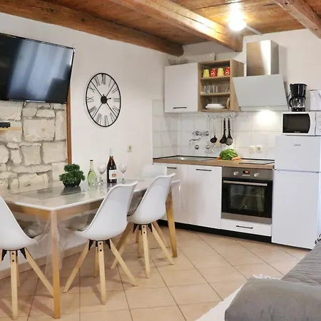 Zikovic Apartment
